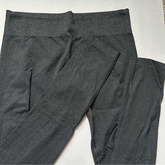 🩷ATHLETA SEAMLESS GLITTER SPARKLE BLUE SIZE MEDIUM TRENDING LEGGINGS PANTS - Picture 7 of 9